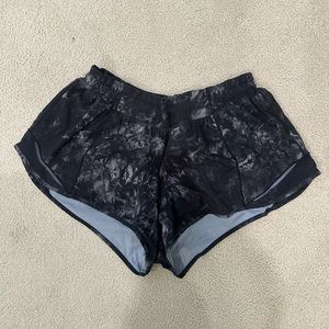 lululemon rare hotty hot shorts 2.5”